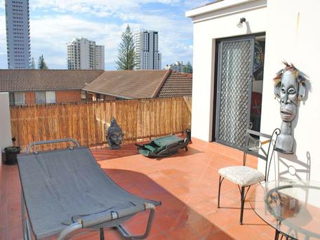 35  BRITANNIA AVE, Broadbeach, Qld 4218